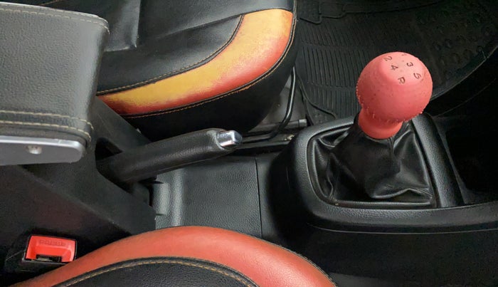2013 Maruti Swift VDI, Diesel, Manual, 95,211 km, Gear Lever