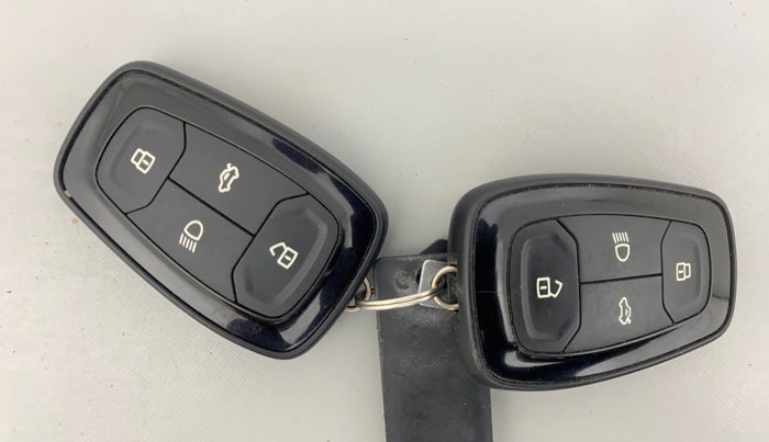 2022 Tata PUNCH ACCOMPLISHED AMT, Petrol, Automatic, 53,245 km, Key Close Up