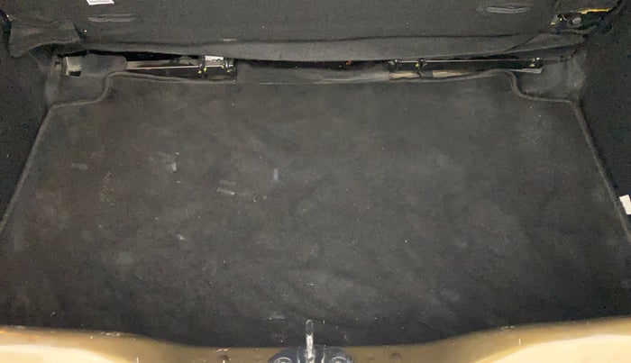 2022 Tata PUNCH ACCOMPLISHED AMT, Petrol, Automatic, 53,245 km, Boot Inside