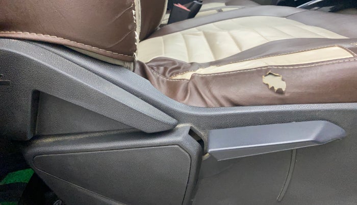 2017 Ford Ecosport TREND 1.5L DIESEL, Diesel, Manual, 1,17,230 km, Driver Side Adjustment Panel