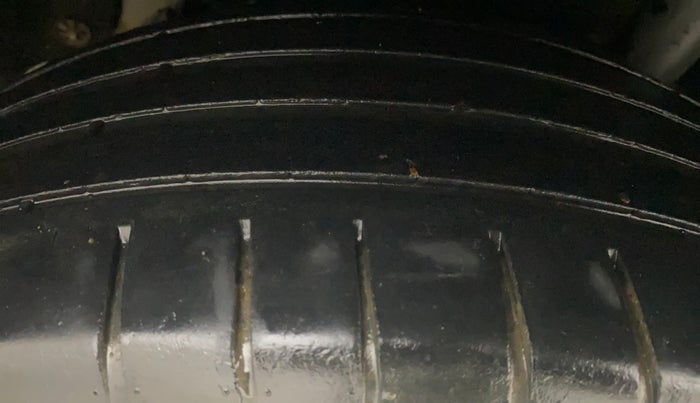 2017 Ford Ecosport TREND 1.5L DIESEL, Diesel, Manual, 1,17,230 km, Left Rear Tyre Tread