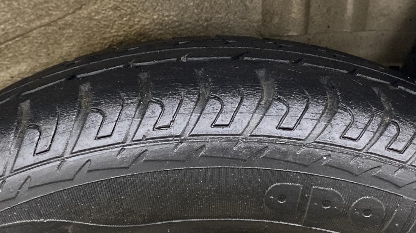 2018 Maruti Wagon R 1.0 VXI AMT, Petrol, Automatic, 24,818 km, Left Rear Tyre Tread