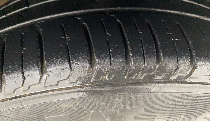 2017 Volkswagen Ameo HIGHLINE1.5L, Diesel, Manual, 47,305 km, Right Front Tyre Tread