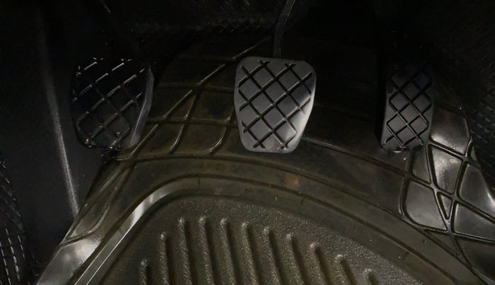 2017 Volkswagen Ameo HIGHLINE1.5L, Diesel, Manual, 47,305 km, Pedals