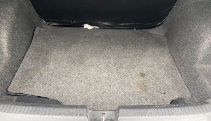 2017 Volkswagen Ameo HIGHLINE1.5L, Diesel, Manual, 47,305 km, Boot Inside