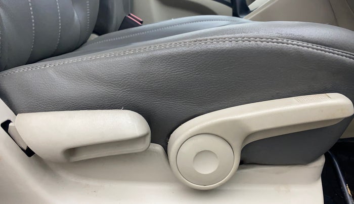 2020 Maruti Celerio ZXI (O), Petrol, Manual, 45,077 km, Driver Side Adjustment Panel