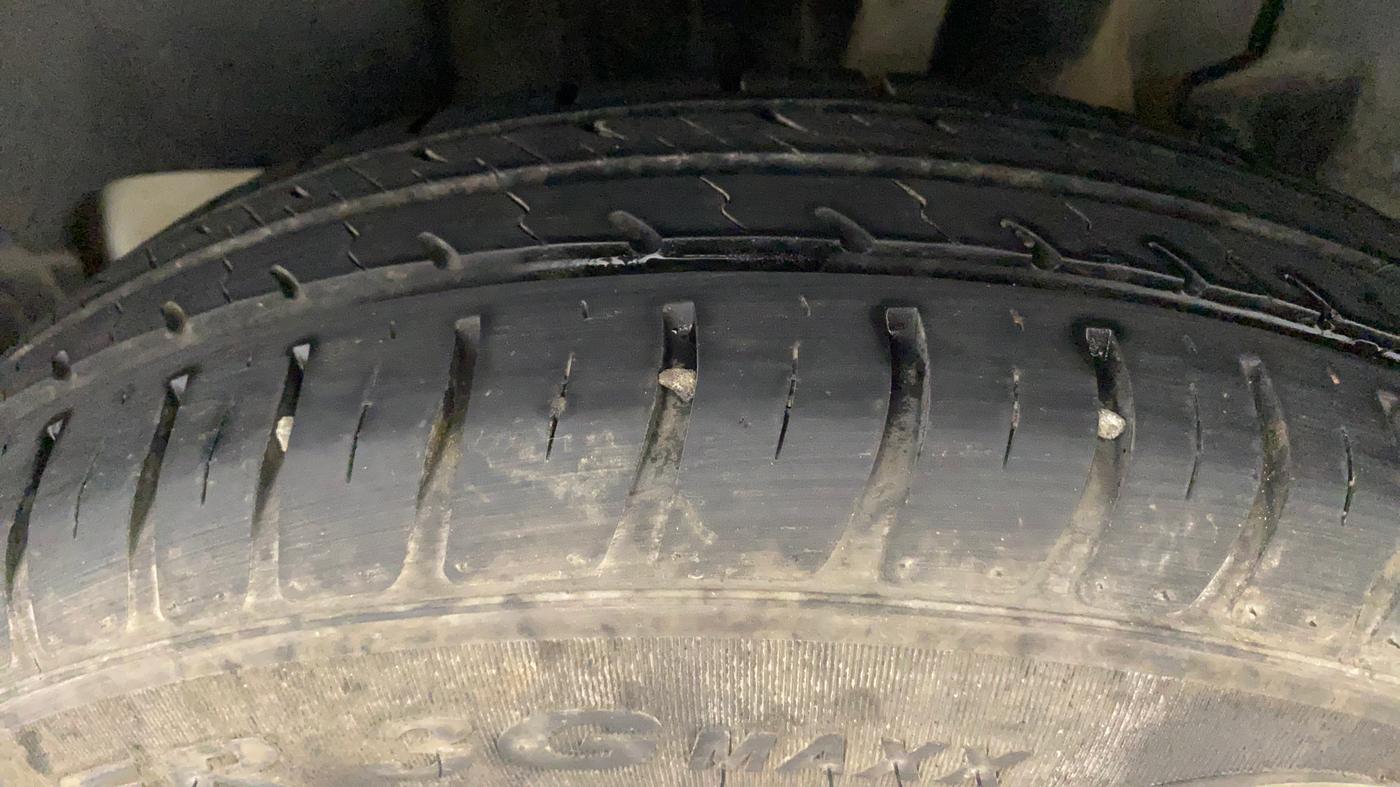 2022 Maruti Swift VXI, Petrol, Manual, 15,416 km, Left Rear Tyre Tread