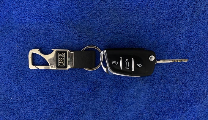 2022 Maruti Swift VXI, Petrol, Manual, 15,416 km, Key Close Up