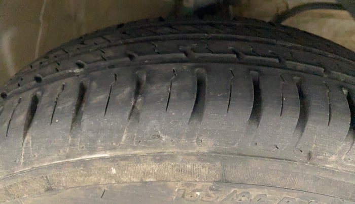 2022 Maruti Swift VXI, Petrol, Manual, 15,416 km, Right Rear Tyre Tread