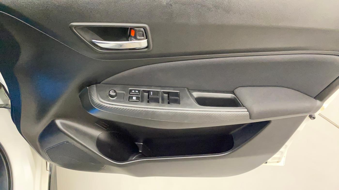2022 Maruti Swift VXI, Petrol, Manual, 15,416 km, Driver Side Door Panels Control