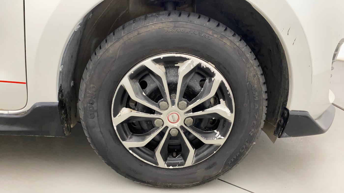 2022 Maruti Swift VXI, Petrol, Manual, 15,416 km, Right Front Wheel