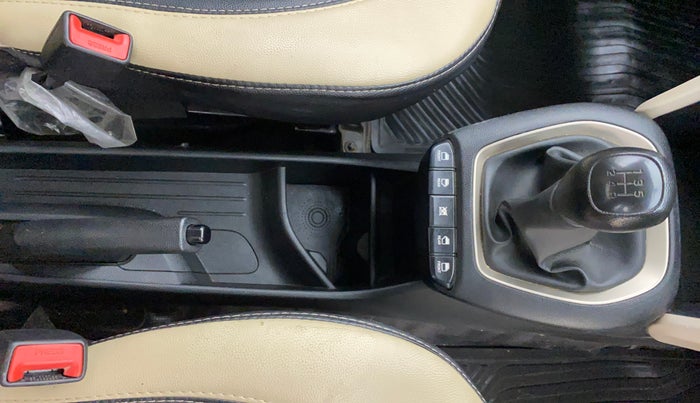 2022 Hyundai NEW SANTRO MAGNA, Petrol, Manual, 32,311 km, Gear Lever