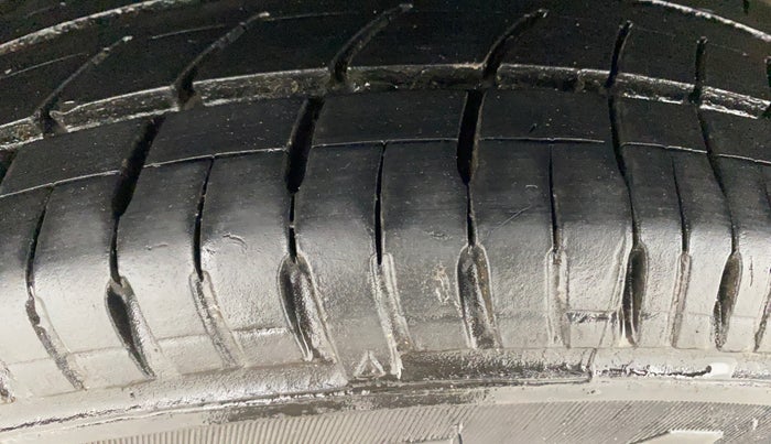 2018 Hyundai Elite i20 MAGNA EXECUTIVE 1.2, Petrol, Manual, 46,843 km, Right Rear Tyre Tread