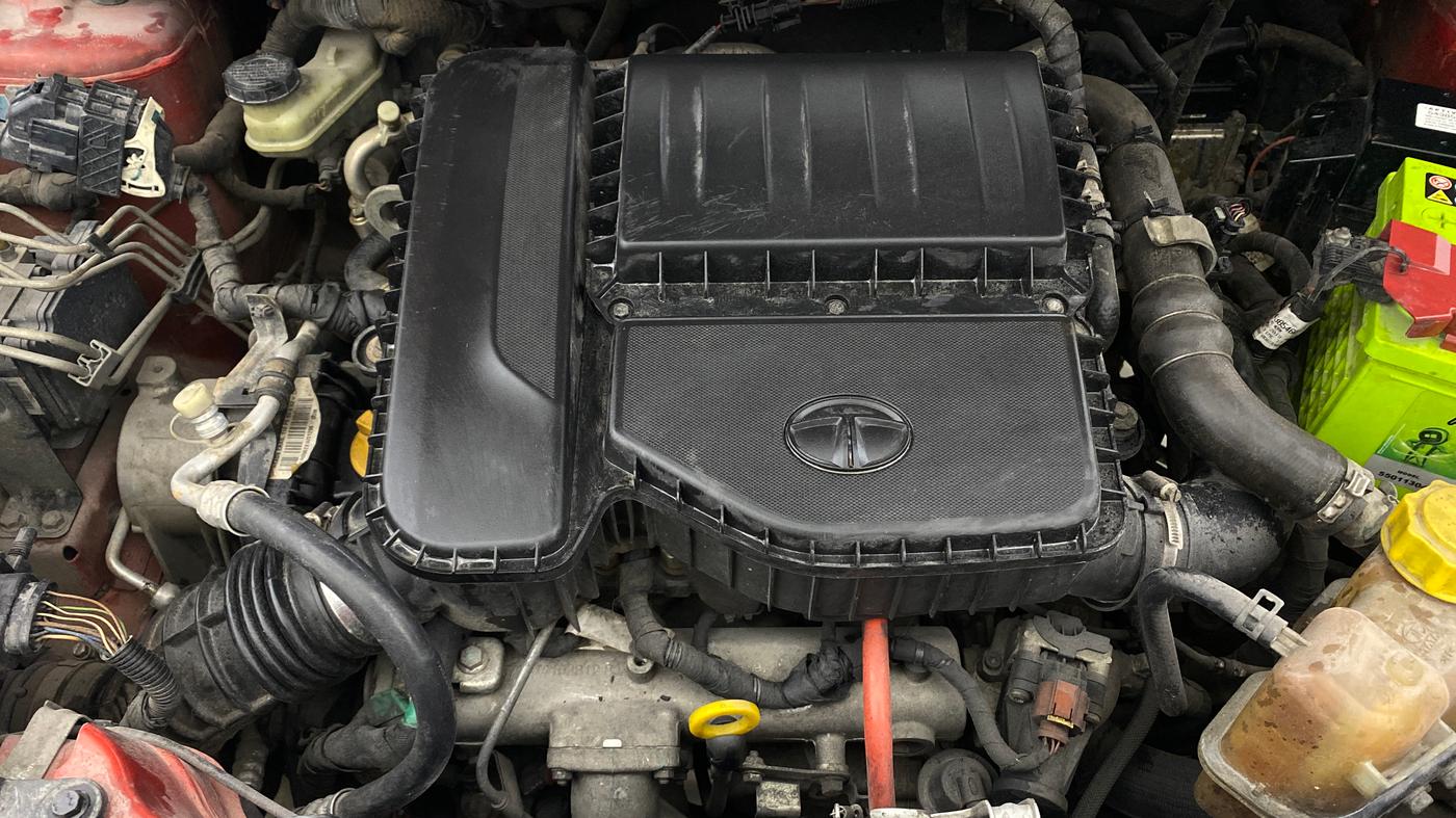 2020 Tata NEXON XZ PLUS DIESEL, Diesel, Manual, 77,215 km, Engine View