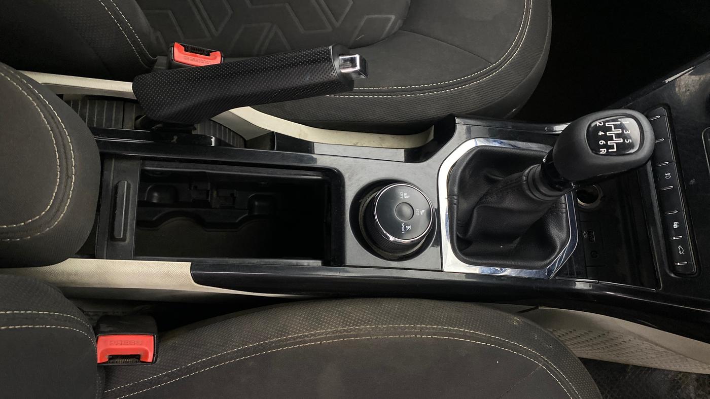 2020 Tata NEXON XZ PLUS DIESEL, Diesel, Manual, 77,215 km, Gear Lever