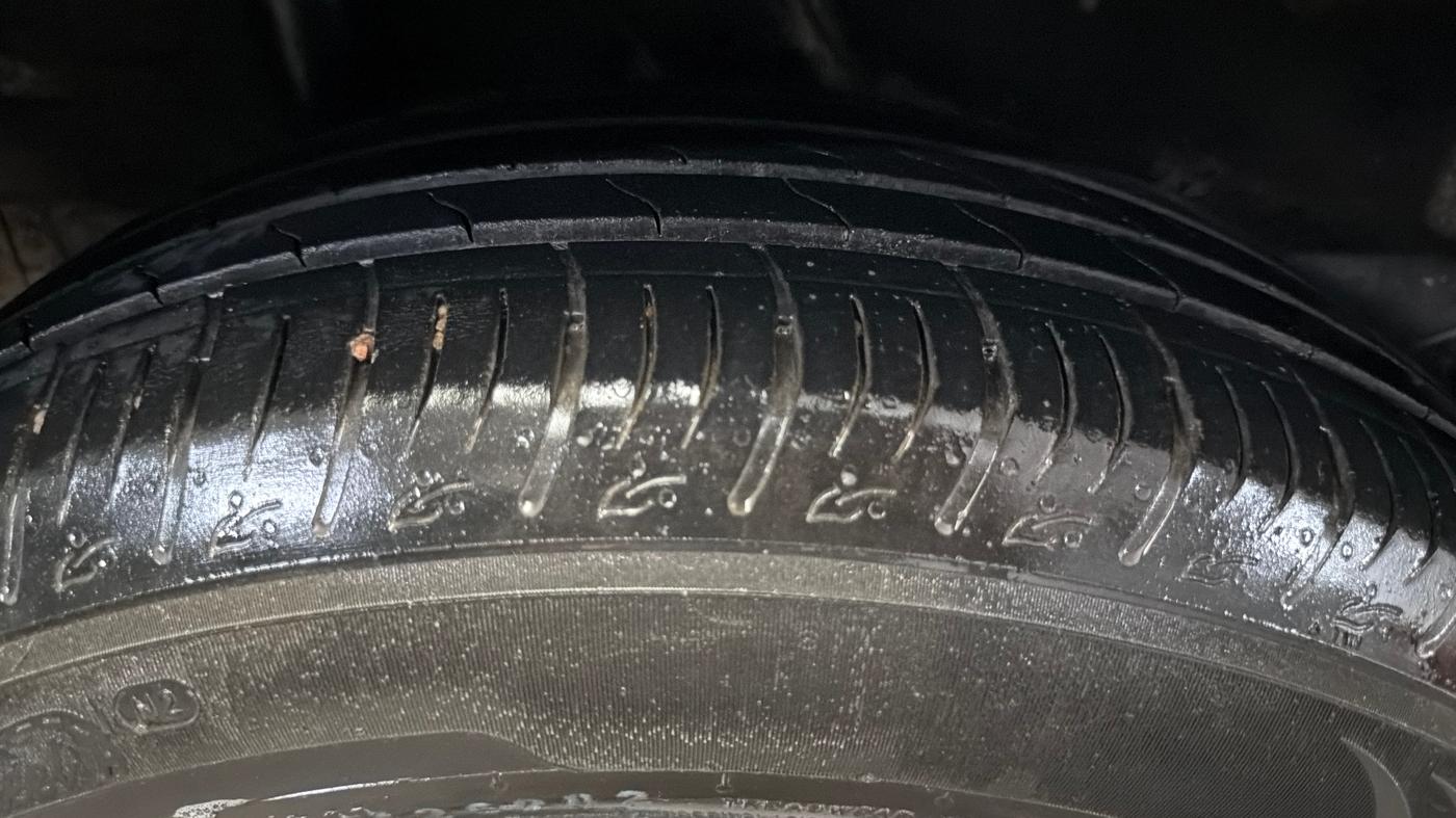 2022 Hyundai VENUE S 1.2, Petrol, Manual, 35,820 km, Right Rear Tyre Tread