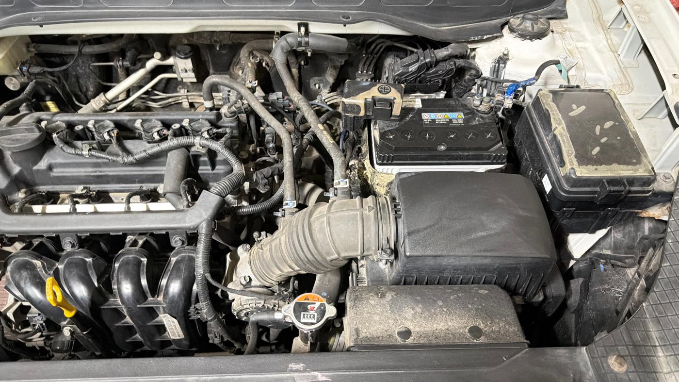 2022 Hyundai VENUE S 1.2, Petrol, Manual, 35,820 km, Engine View - Left