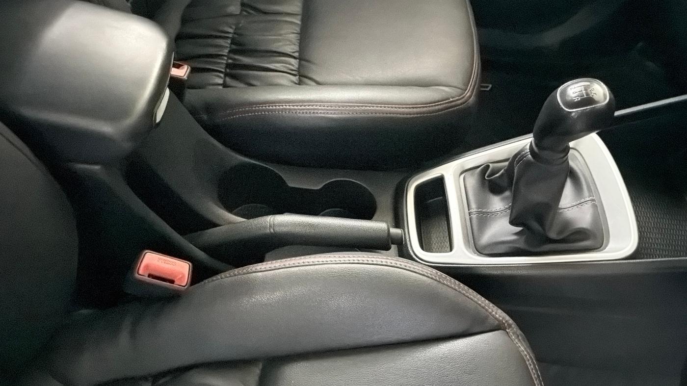2022 Hyundai VENUE S 1.2, Petrol, Manual, 35,820 km, Gear Lever