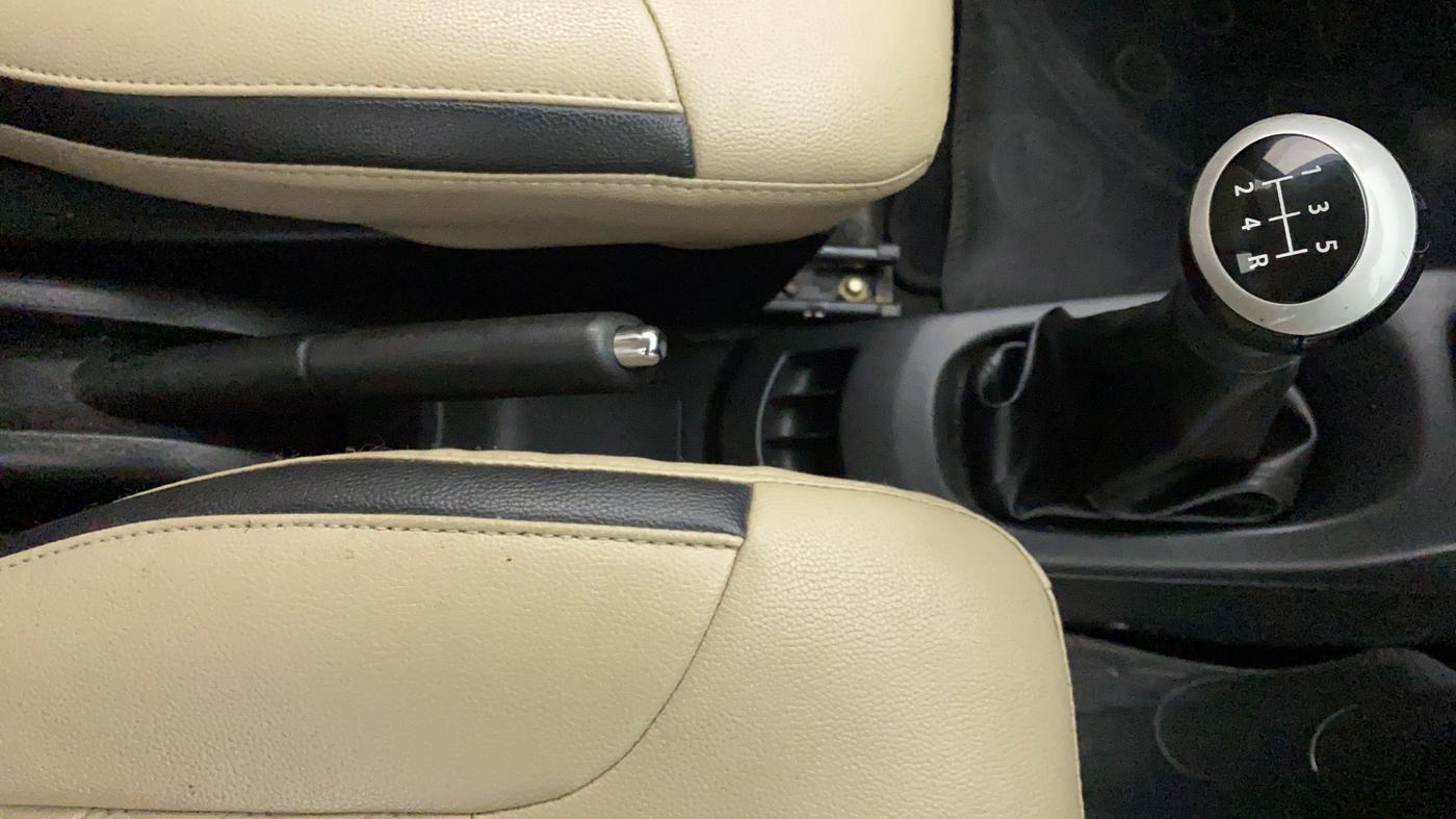 2017 Maruti Wagon R 1.0 VXI, Petrol, Manual, 39,435 km, Gear Lever