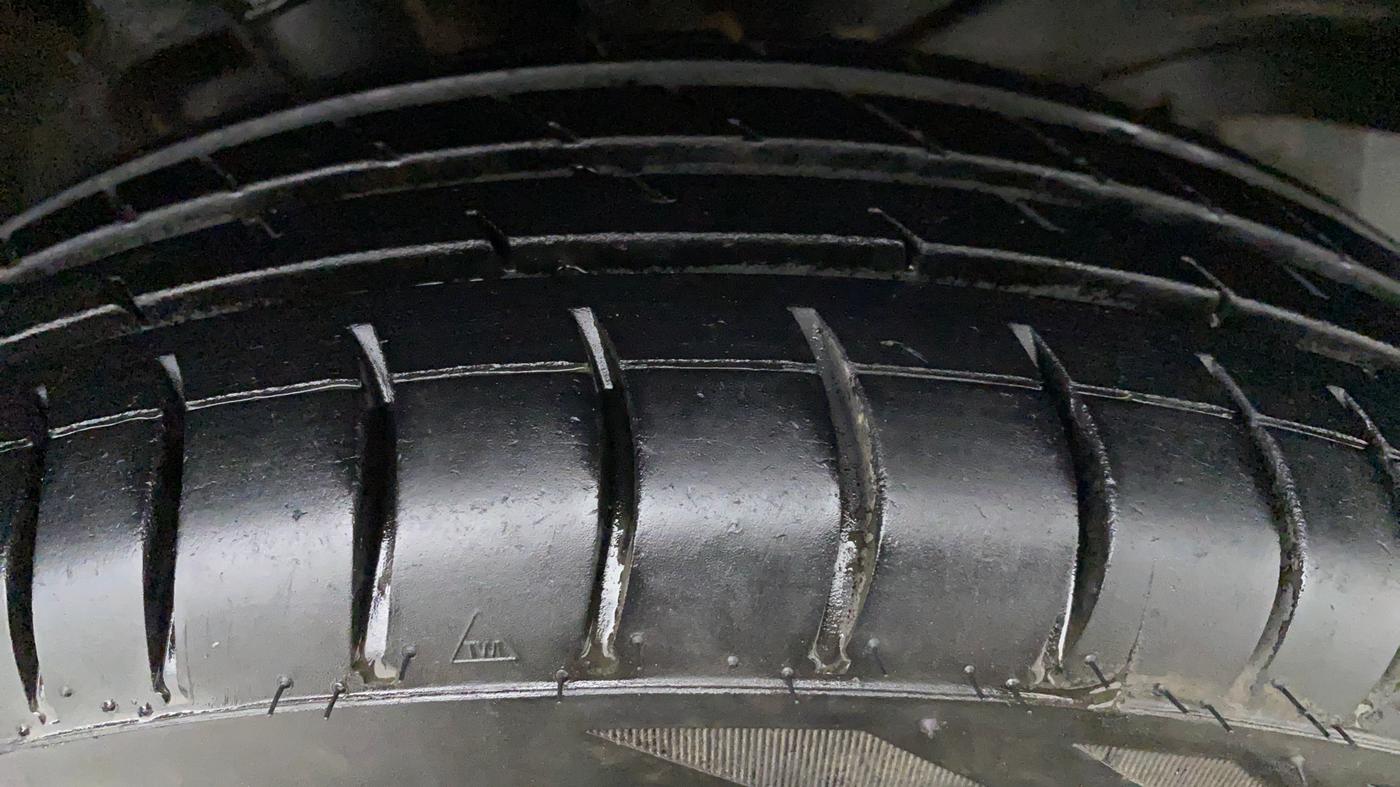 2017 Maruti Wagon R 1.0 VXI, Petrol, Manual, 39,435 km, Left Front Tyre Tread