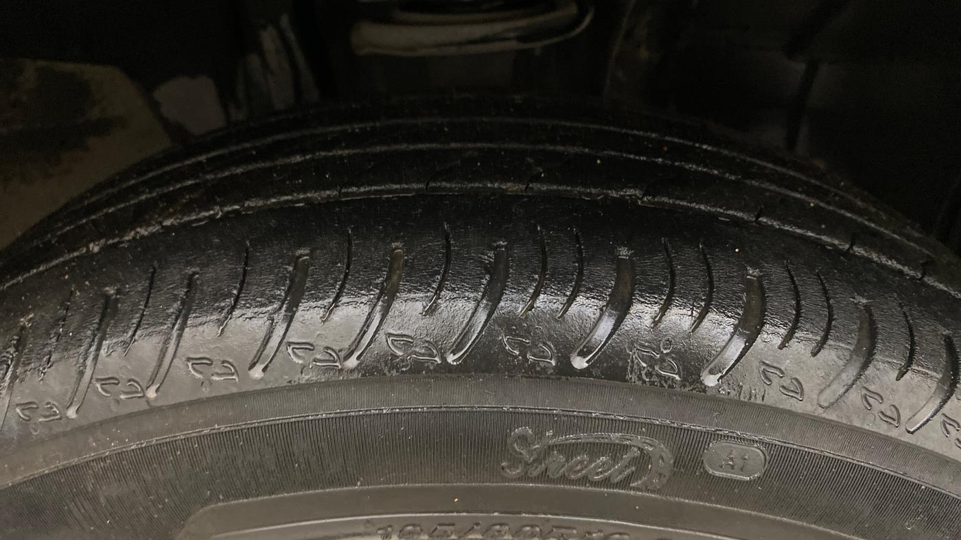 2022 Nissan MAGNITE XV PREMIUM TURBO CVT, Petrol, Automatic, 50,863 km, Right Front Tyre Tread