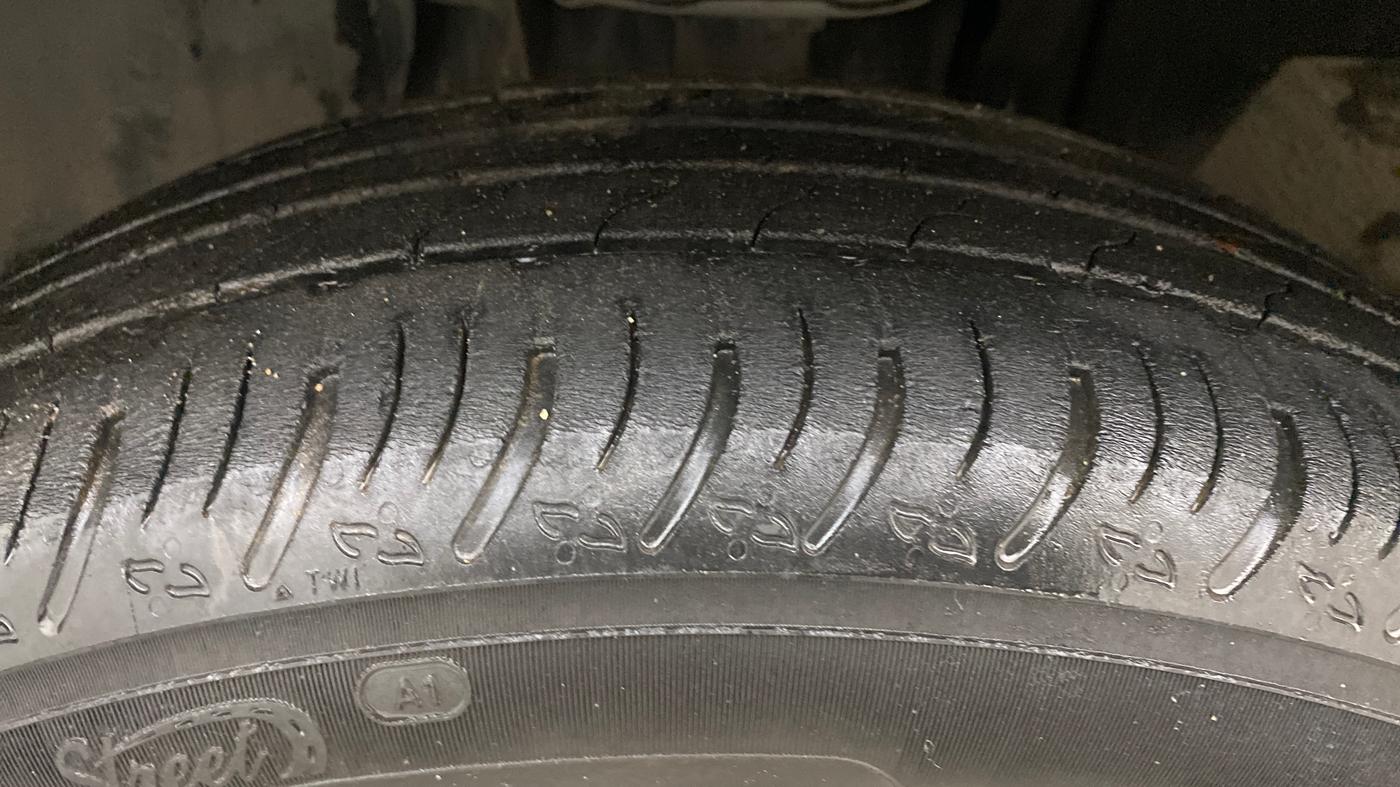 2022 Nissan MAGNITE XV PREMIUM TURBO CVT, Petrol, Automatic, 50,863 km, Left Front Tyre Tread