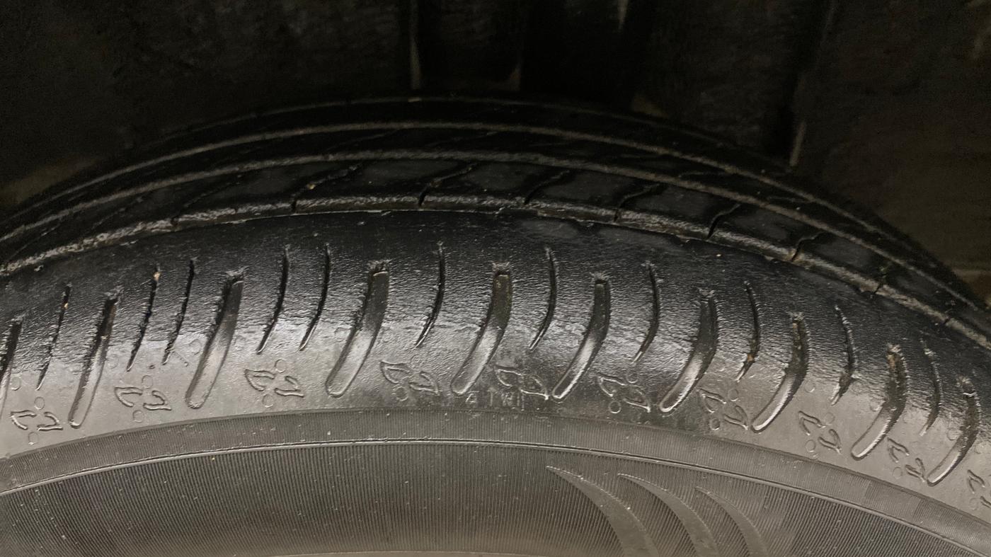 2022 Nissan MAGNITE XV PREMIUM TURBO CVT, Petrol, Automatic, 50,863 km, Left Rear Tyre Tread