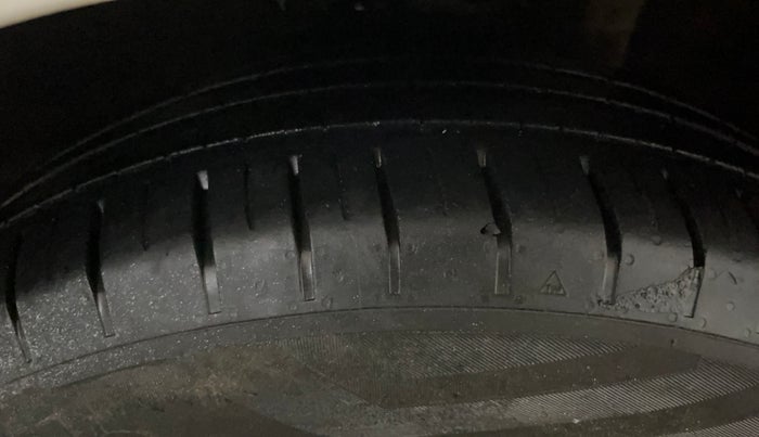 2019 Hyundai Verna 1.6 VTVT SX, Petrol, Manual, 74,825 km, Right Front Tyre Tread