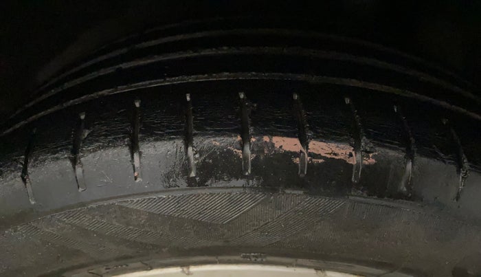 2015 Maruti Baleno ALPHA PETROL 1.2, Petrol, Manual, 65,468 km, Left Rear Tyre Tread