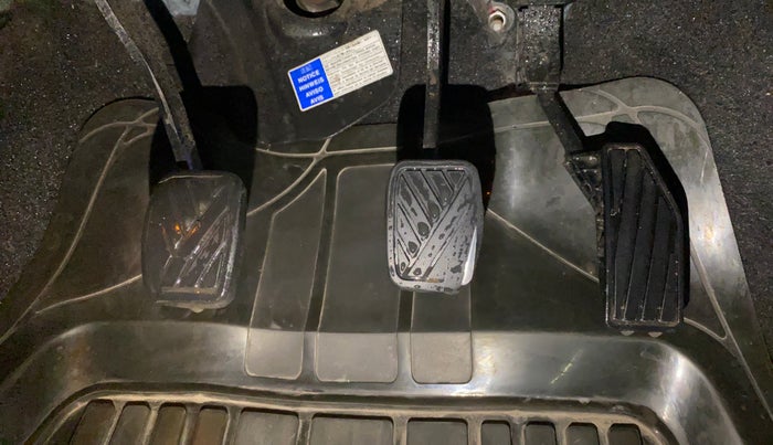 2015 Maruti Baleno ALPHA PETROL 1.2, Petrol, Manual, 65,468 km, Pedals