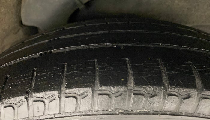2012 Hyundai i10 SPORTZ 1.2 KAPPA2, Petrol, Manual, 28,999 km, Left Rear Tyre Tread