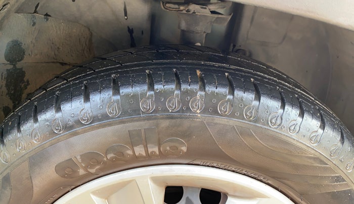 2020 Renault Kwid RXT 1.0 AMT (O), Petrol, Automatic, 55,585 km, Right Front Tyre Tread