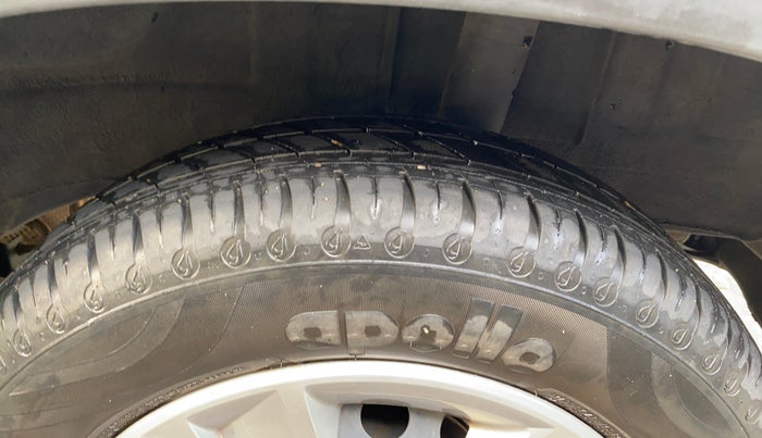 2020 Renault Kwid RXT 1.0 AMT (O), Petrol, Automatic, 55,585 km, Left Rear Tyre Tread