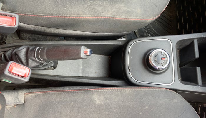 2020 Renault Kwid RXT 1.0 AMT (O), Petrol, Automatic, 55,585 km, Gear Lever