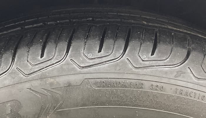 2023 MG ASTOR SAVVY 1.3 TURBO AT S RED, Petrol, Automatic, 15,032 km, Left Front Tyre Tread