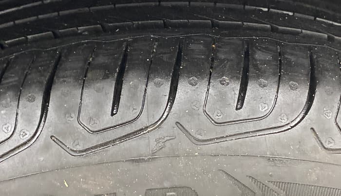 2023 MG ASTOR SAVVY 1.3 TURBO AT S RED, Petrol, Automatic, 15,032 km, Left Rear Tyre Tread