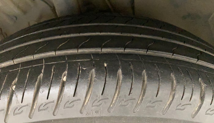 2020 Hyundai VENUE SX PLUS 1.0 TURBO DCT, Petrol, Automatic, 22,334 km, Right Front Tyre Tread