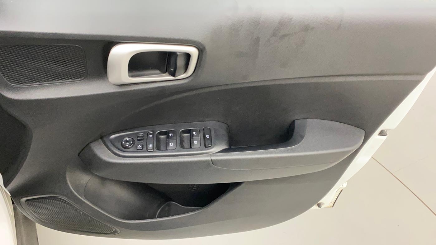 2020 Hyundai VENUE SX PLUS 1.0 TURBO DCT, Petrol, Automatic, 22,334 km, Driver Side Door Panels Control