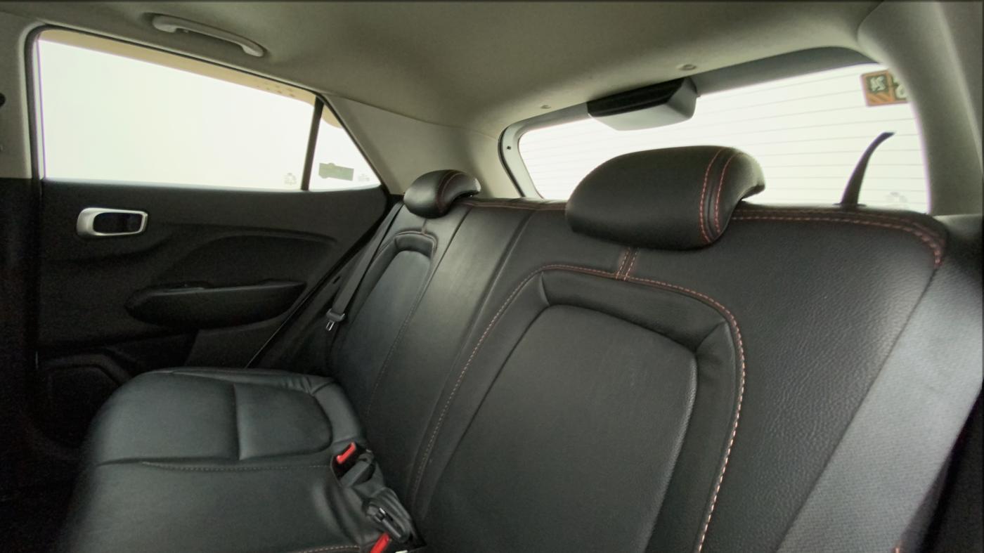2020 Hyundai VENUE SX PLUS 1.0 TURBO DCT, Petrol, Automatic, 22,334 km, Right Side Rear Door Cabin