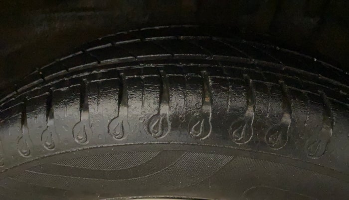 2020 Renault Kwid RXT 1.0 AMT (O), Petrol, Automatic, 23,149 km, Left Rear Tyre Tread