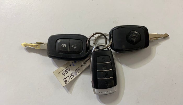 2020 Renault Kwid RXT 1.0 AMT (O), Petrol, Automatic, 23,149 km, Key Close Up