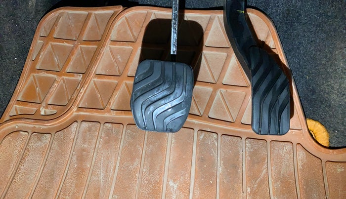 2020 Renault Kwid RXT 1.0 AMT (O), Petrol, Automatic, 23,149 km, Pedals