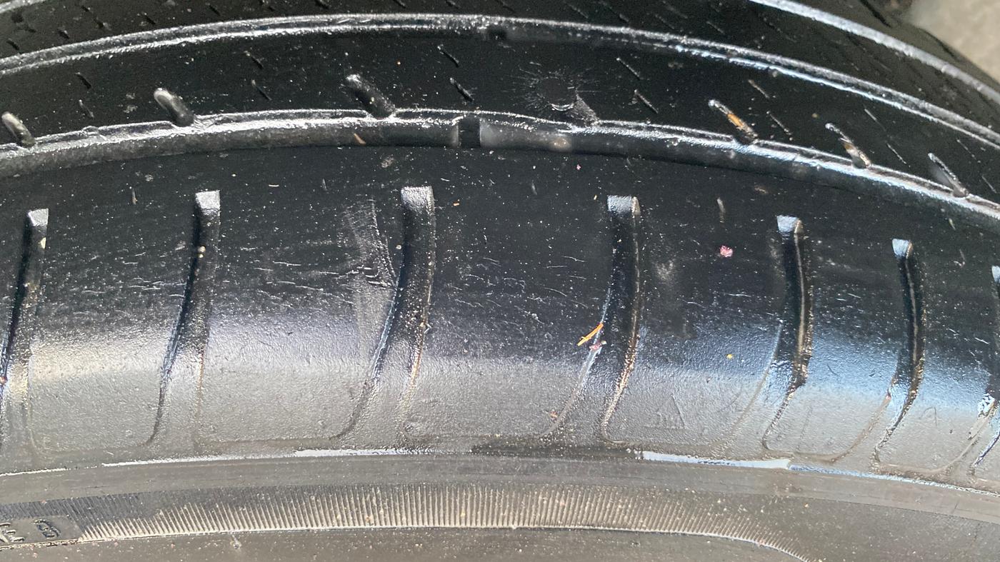 2019 Maruti Swift VXI AMT, Petrol, Automatic, 64,571 km, Left Rear Tyre Tread