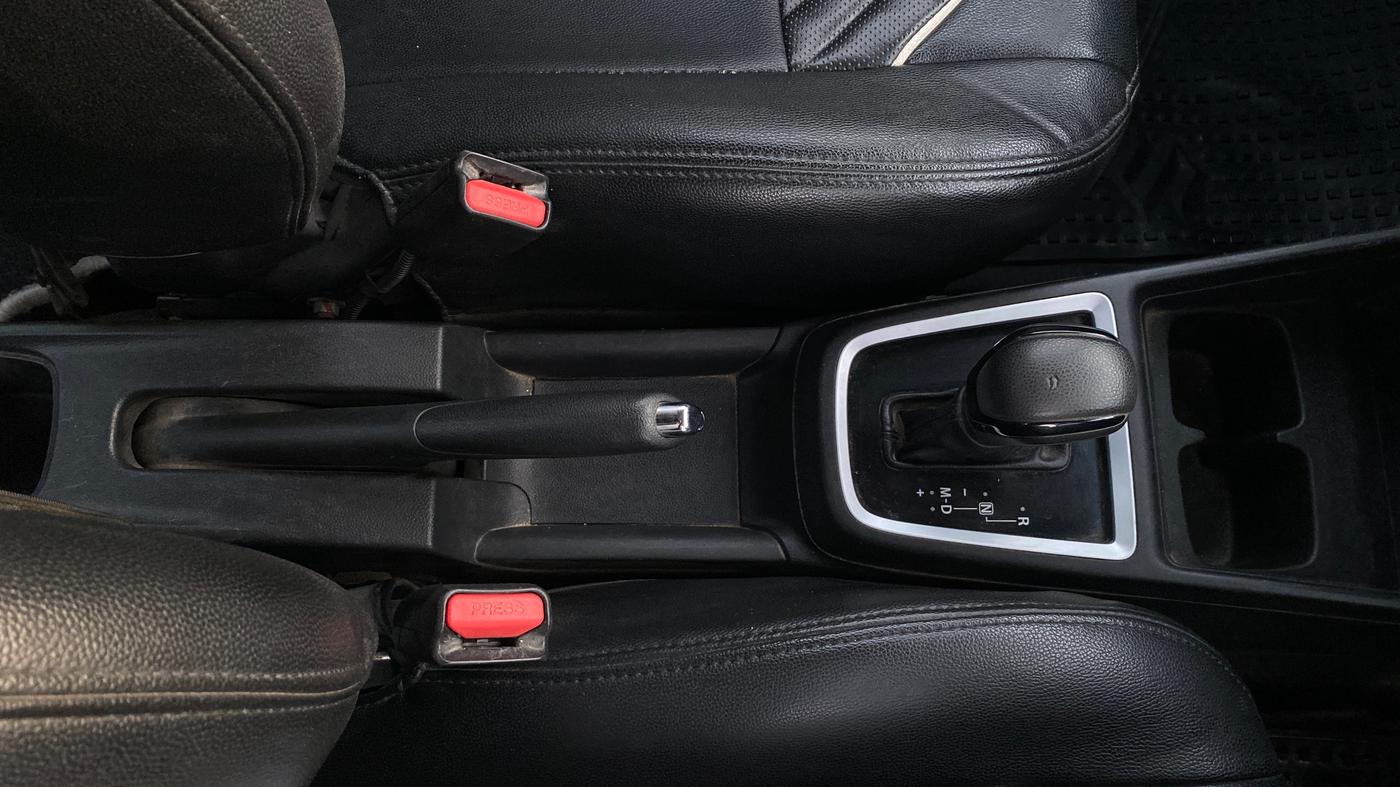 2019 Maruti Swift VXI AMT, Petrol, Automatic, 64,571 km, Gear Lever