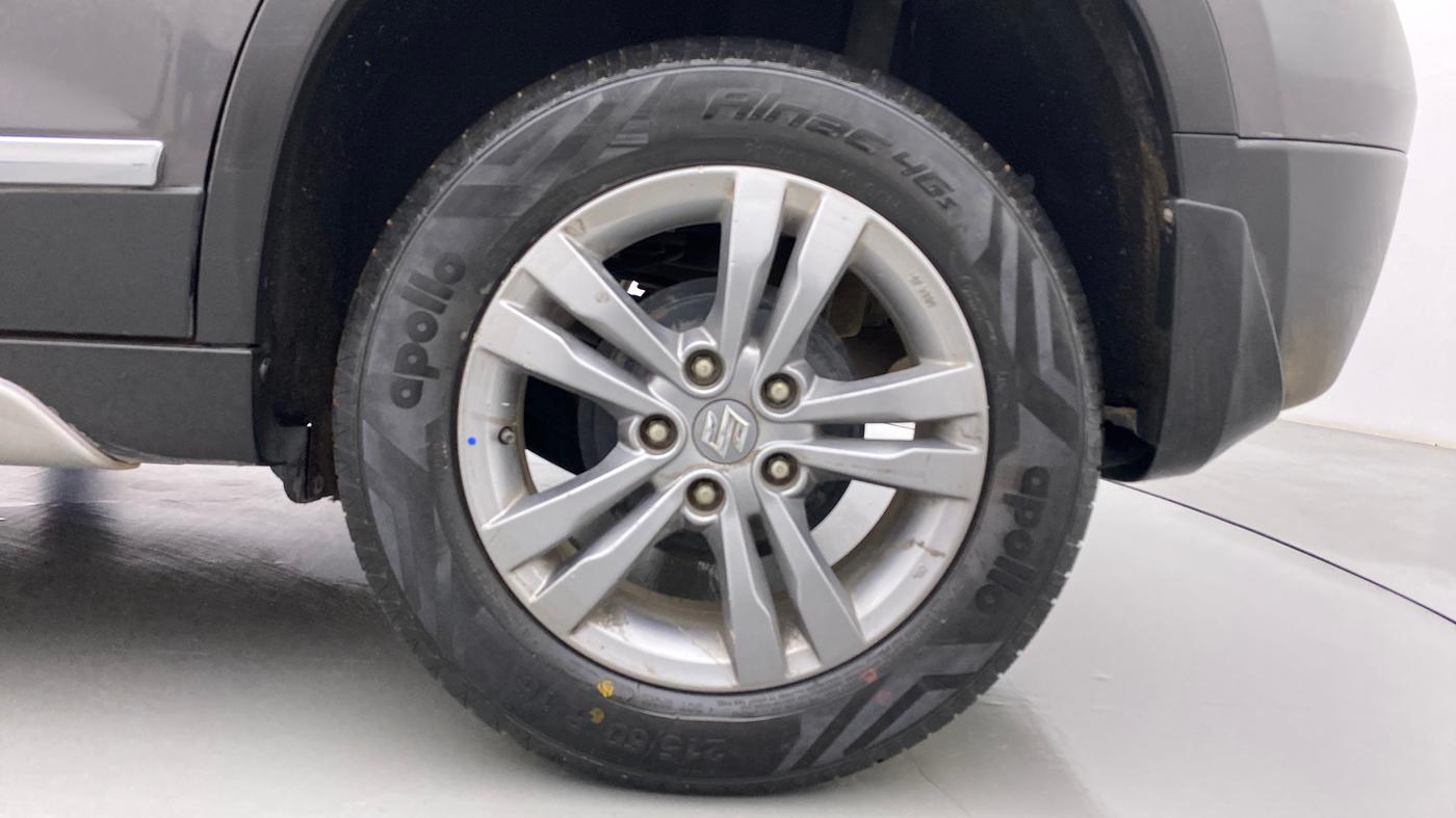 2016 Maruti Vitara Brezza ZDI, Diesel, Manual, 1,05,687 km, Left Rear Wheel