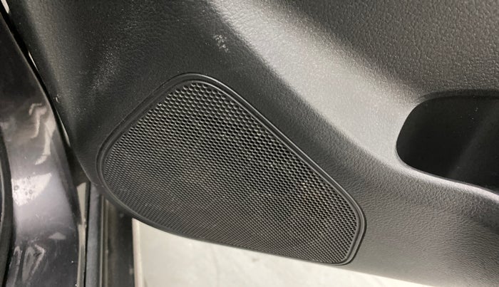 2016 Maruti Vitara Brezza ZDI, Diesel, Manual, 1,05,687 km, Infotainment system - Rear speakers missing / not working