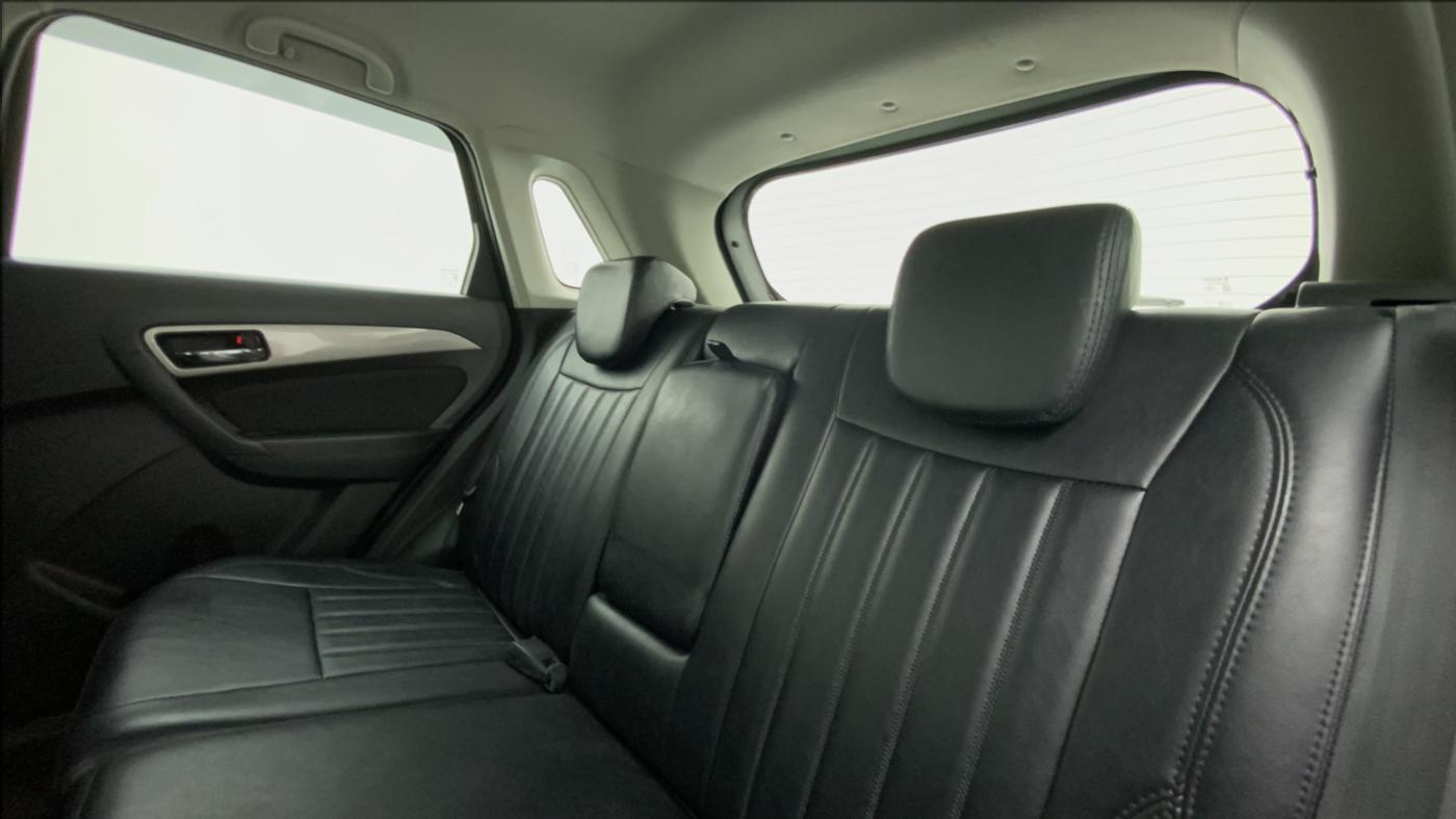 2016 Maruti Vitara Brezza ZDI, Diesel, Manual, 1,05,687 km, Right Side Rear Door Cabin