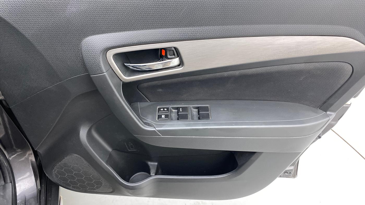 2016 Maruti Vitara Brezza ZDI, Diesel, Manual, 1,05,687 km, Driver Side Door Panels Control