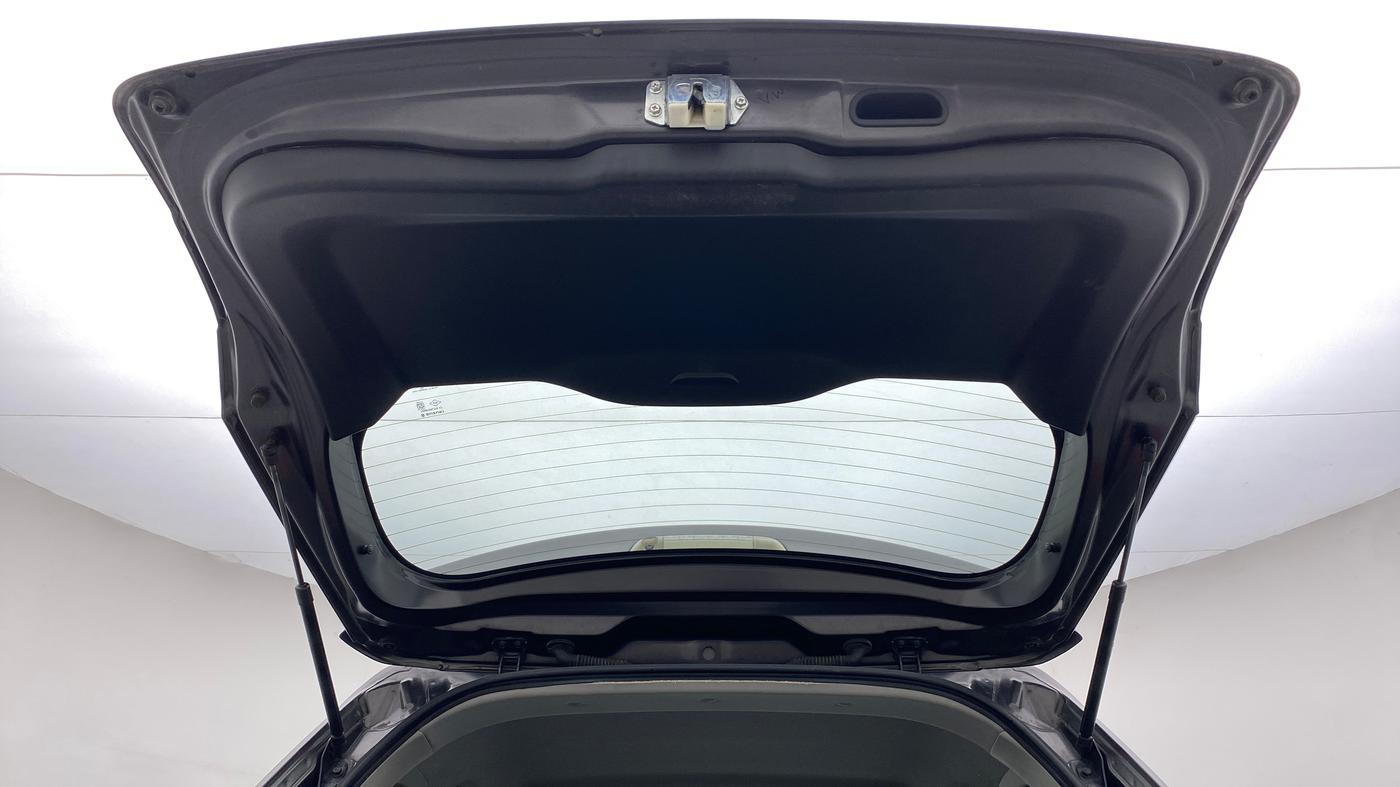 2016 Maruti Vitara Brezza ZDI, Diesel, Manual, 1,05,687 km, Boot Door Open