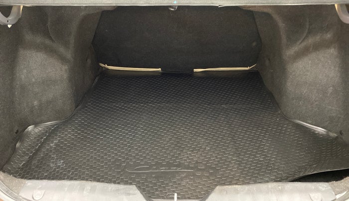 2015 Maruti Ciaz ZXI, Petrol, Manual, 68,137 km, Boot Inside